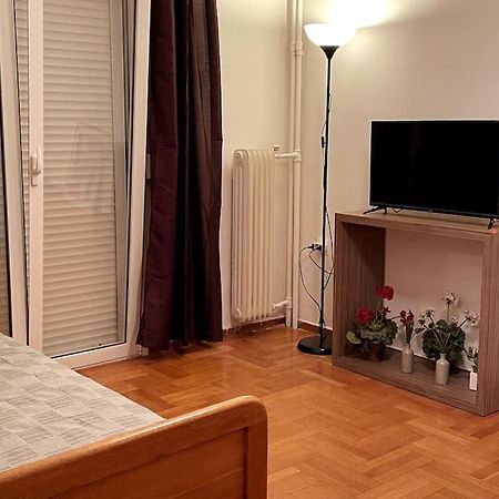 Lovely 1 Bedroom Apartment In Atene Esterno foto