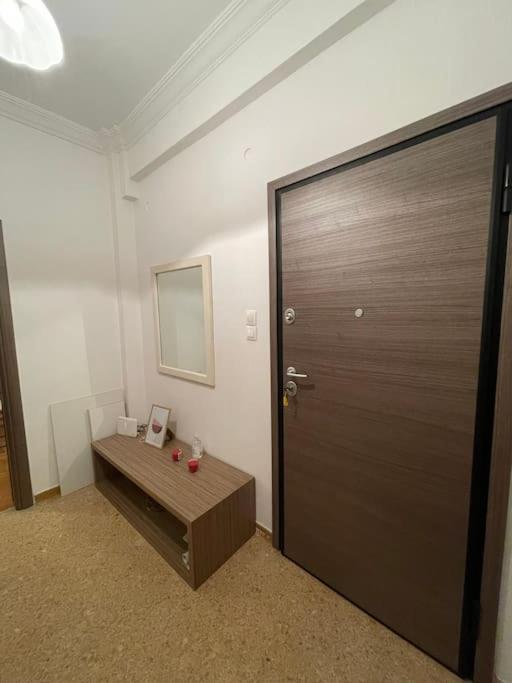 Lovely 1 Bedroom Apartment In Atene Esterno foto