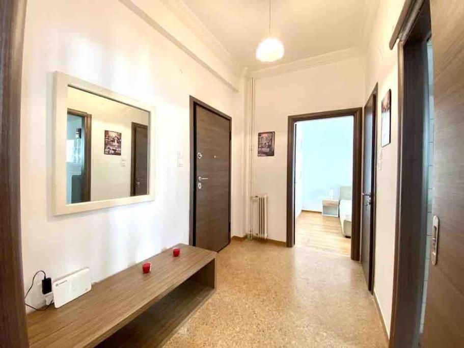 Lovely 1 Bedroom Apartment In Atene Esterno foto